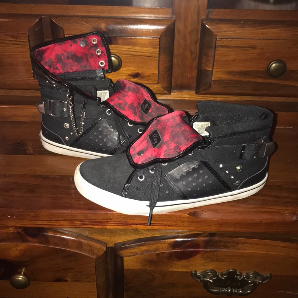 Love Pastry black and red sneakers